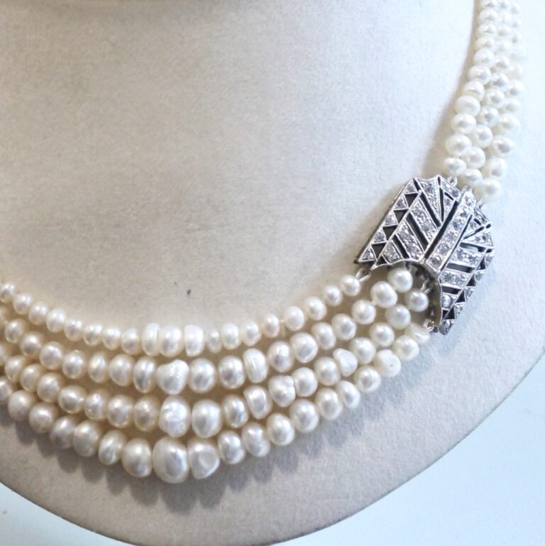 4 row natural pearl choker